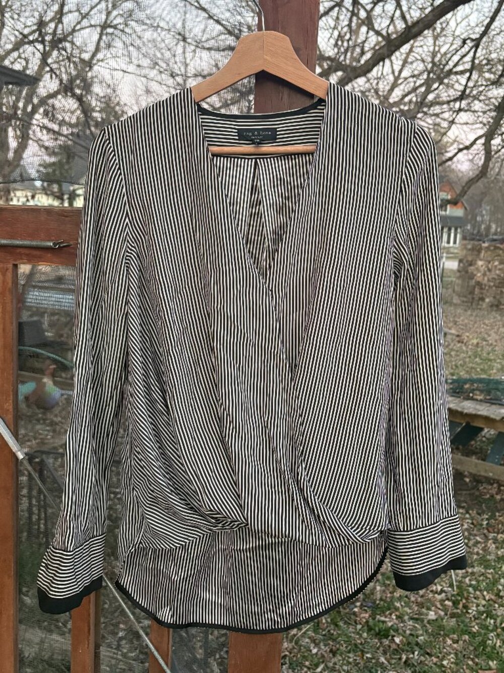 rag & bone The Lei Stripe Silk Blouse – Black and white  – Size XS/TP